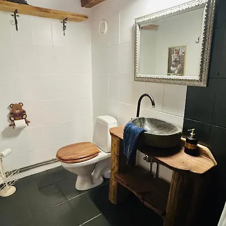 Holiday home Nova Kuelalistemaja Saunaga Vaisi